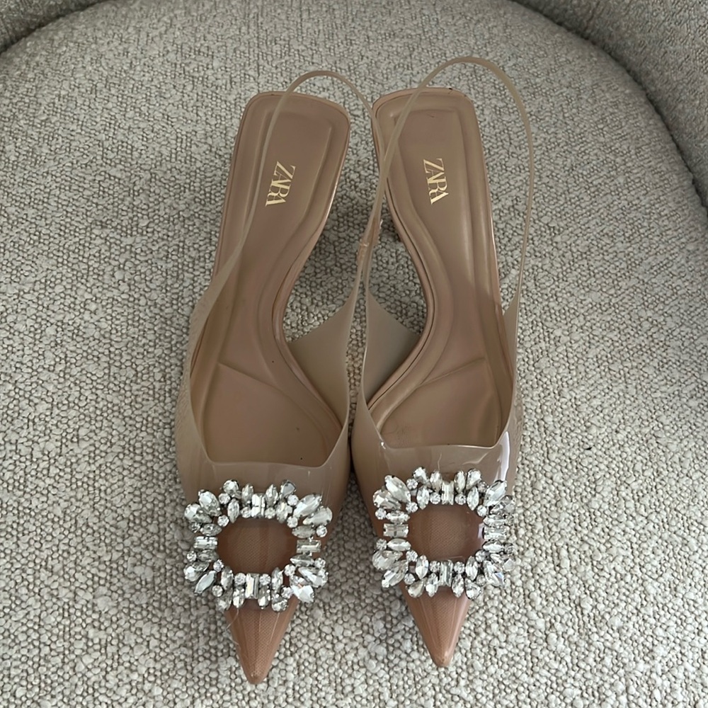 Nude kitten heel. Size:36. Brand: Zara